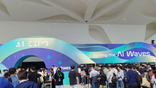 吴恩达论 AI 模型战略：从 DeepSeek、Gemini 看技术选型与价值观考量