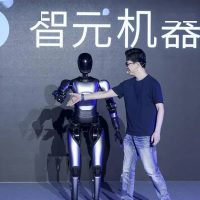 给机器人装大脑，智元又拉来一位技术大拿