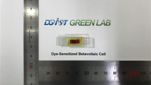 取代锂电池！科学家展出新型核电池：一次充电可续航数十年