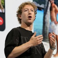 “反派”的开源突围：扎克伯格的背水一战