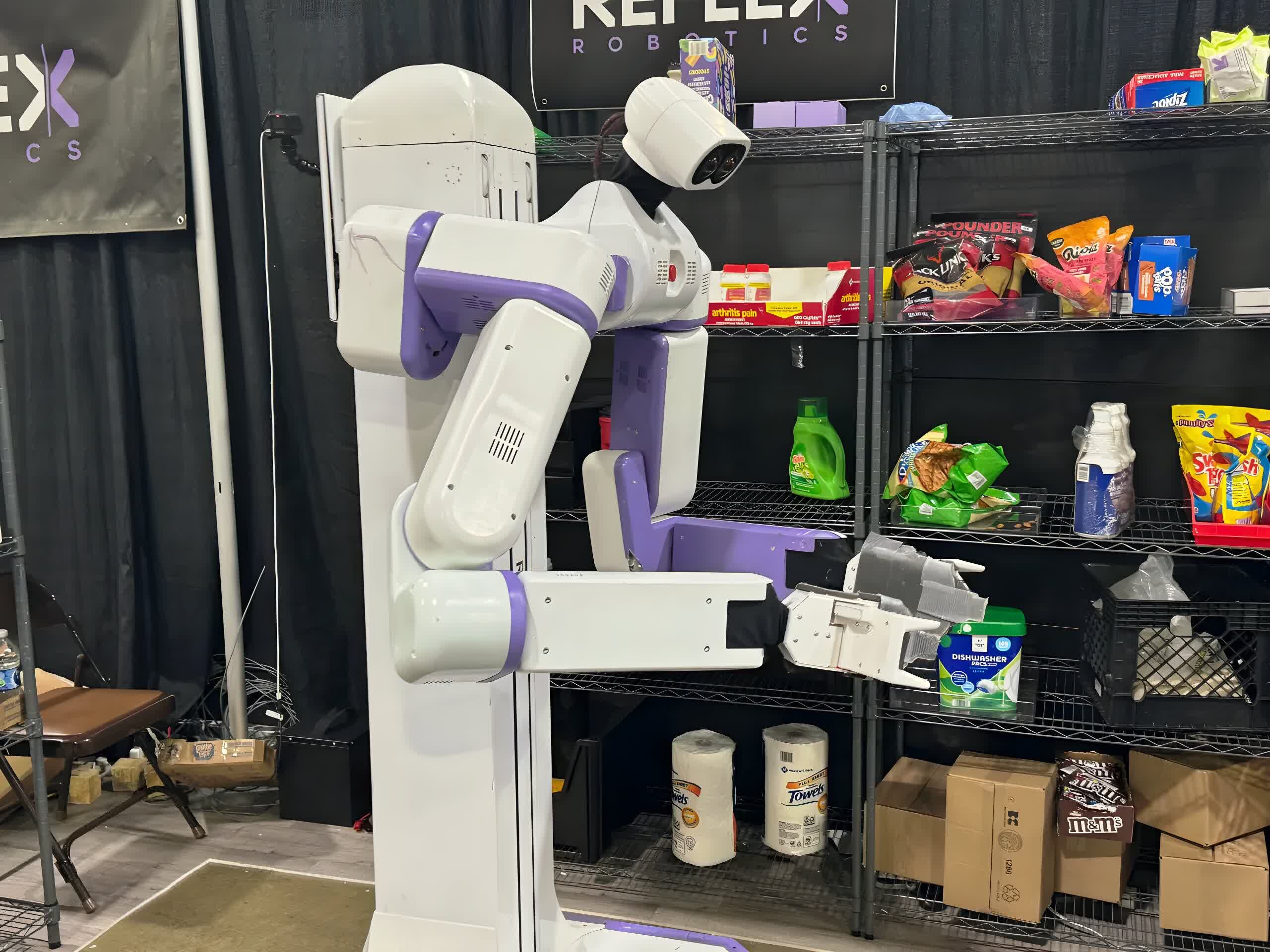 Digit 和 Apollo 等人形机器人正在亚马逊仓库之外扩张