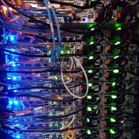 衡量互联网的重量：一个不断变轻的思想实验