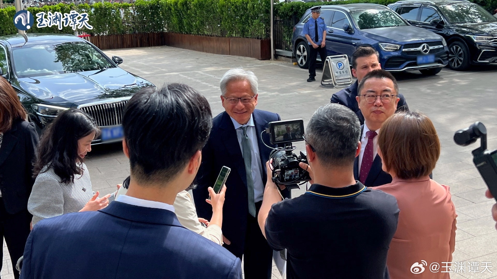 英伟达回应美国芯片管制：严格遵守 不通过任何途径转售到中国