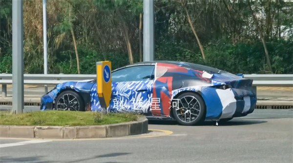 腾势首款概念超跑来了：极致纯粹的造型设计 上海车展见