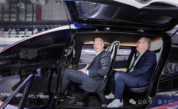 宝马秀起科技:哪还有其他汽车什么事