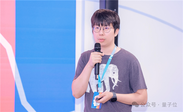 14.9万元！满血流畅运行DeepSeek一体机抱回家！清华90后出品