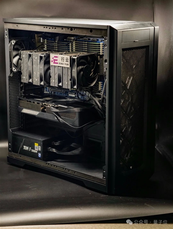 14.9万元！满血流畅运行DeepSeek一体机抱回家！清华90后出品