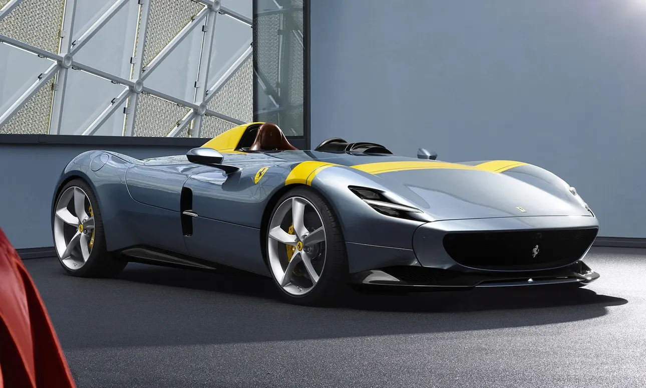 法拉利暗示将回归手动变速箱