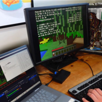 20年前的8MB显存老显卡 成功运行《我的世界》