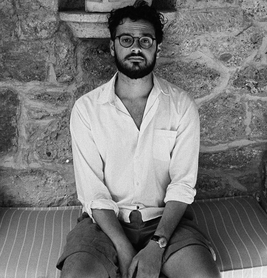 刚刚2岁的Llama，“爸妈”都跑了，小扎手拆Meta AI，LeCun保持独立