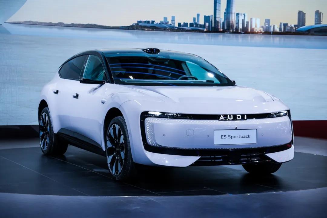 BBA 们开始学着中国车企做豪华