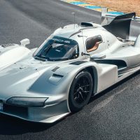 保时捷发布世界独一无二可的合法上路的勒芒赛车