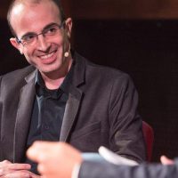 《人类简史》作者赫拉利：AI是崛起的新物种！