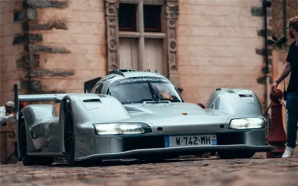 全球仅一台！保时捷963 RSP公路版发布：基于勒芒赛车打造