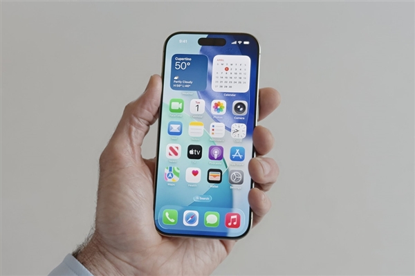 苹果iOS 26被指卓里卓气 网友：这真的不是在致敬安卓么