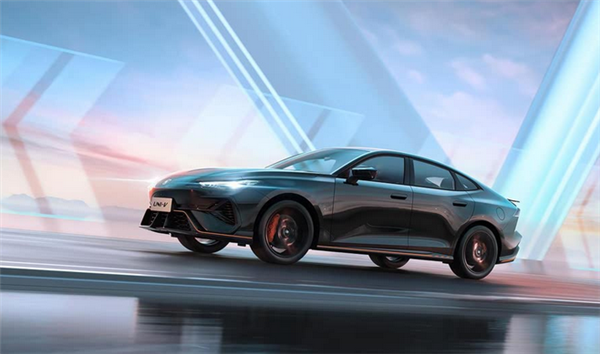 年轻人的第一辆轿跑！全新长安UNI-V官宣：提供1.5T与2.0T两种动力选择