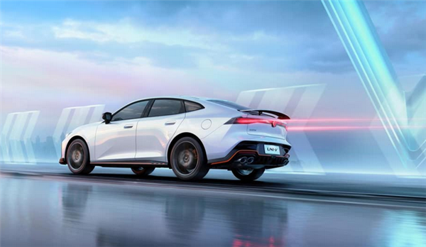 年轻人的第一辆轿跑！全新长安UNI-V官宣：提供1.5T与2.0T两种动力选择