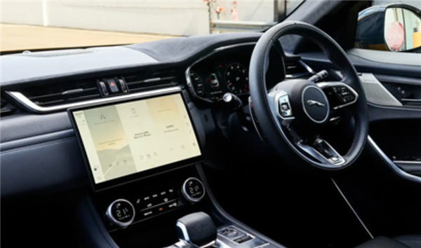 内燃机时代的谢幕之作！捷豹F-PACE SVR最终版发布：最后一次搭载V8发动机