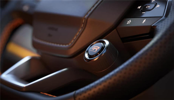 年轻人的第一辆轿跑！全新长安UNI-V官宣：提供1.5T与2.0T两种动力选择