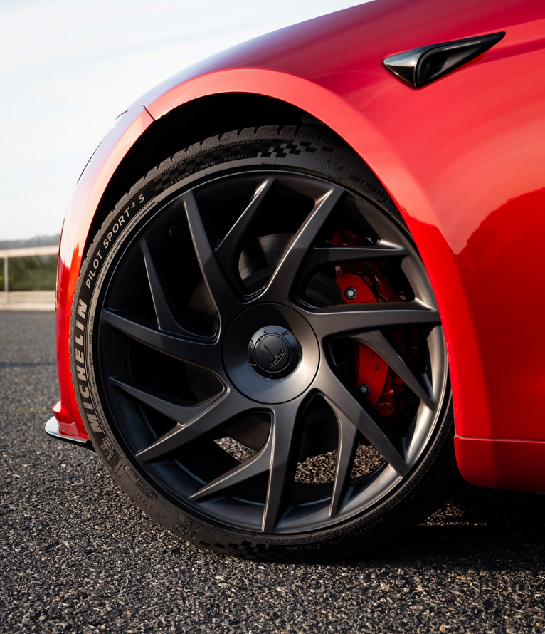 特斯拉Model S/X改款亮相：续航提升至660公里 61万元起售