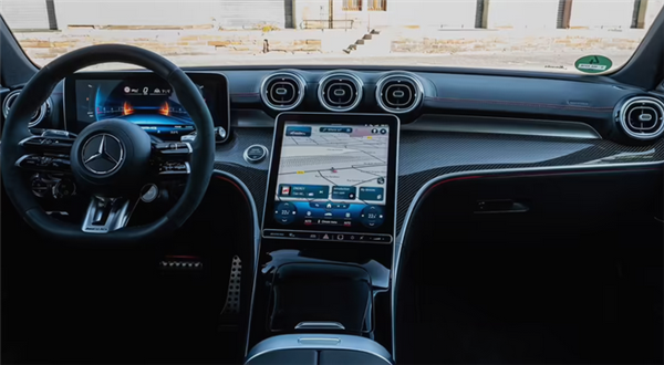 扮猪吃老虎！全新奔驰AMG C 43上市：零百4.3秒 售价61.52万元