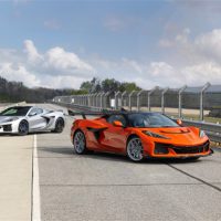 史上最强！科尔维特ZR1X超跑发布：V8+电机 零百加速2秒内