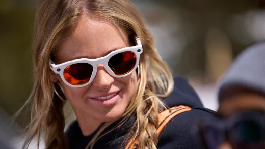 Meta 推出 Oakley 智能眼镜