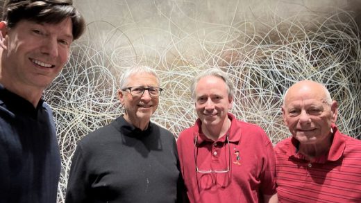 微软创始人比尔·盖茨与Linux 创始人Linus Torvalds 50年来首次碰面