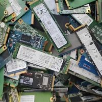 只看3000MB/s买到的固态不如机械硬盘