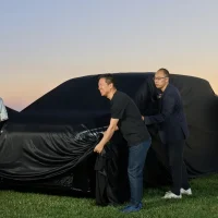 FF发布首款车型FX Super One：搭载全球首个FF超级智脸系统