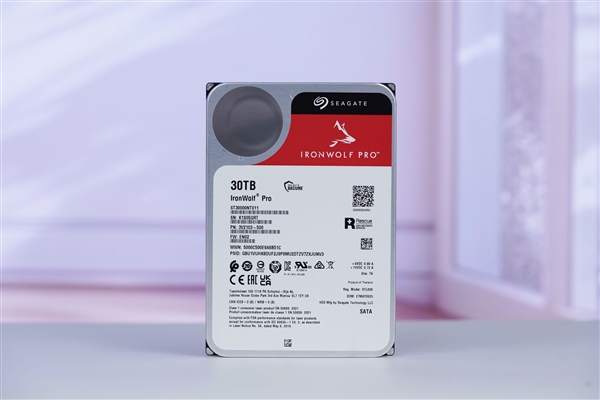 首次30TB+首次HAMR!希捷发布酷狼Pro 30TB硬盘:NAS专用