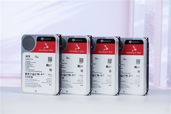 首次30TB+首次HAMR!希捷发布酷狼Pro 30TB硬盘:NAS专用