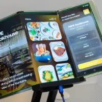 据传苹果首款折叠屏iPhone屏幕选定三星显示