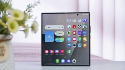 全球最轻的大折叠！三星Galaxy Z Fold7图赏