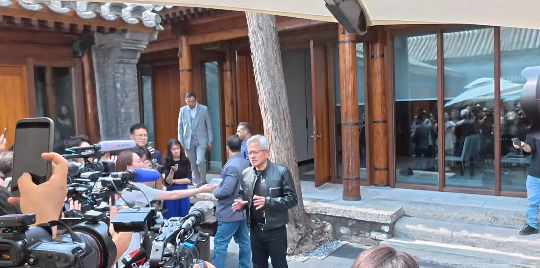 英伟达CEO黄仁勋媒体会实录：中国AI生态充满活力，我们必须持续投资