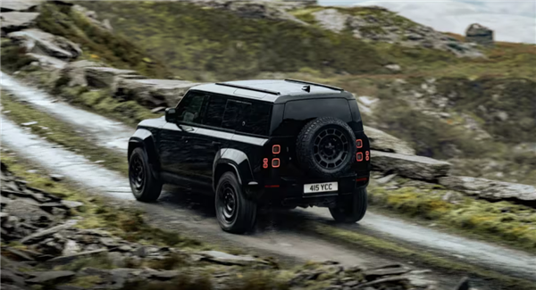 用上宝马4.4T大V8！最强版路虎卫士中国首秀