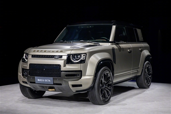 用上宝马4.4T大V8！最强版路虎卫士中国首秀