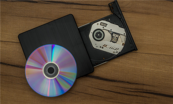 容量最高360TB、永久保存！我国“玻璃硬盘”年底量产