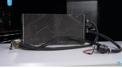 真正的车规级散热！宝马M4散热器用到线程撕裂者PRO 9995WX上：全核超到4.9GHz