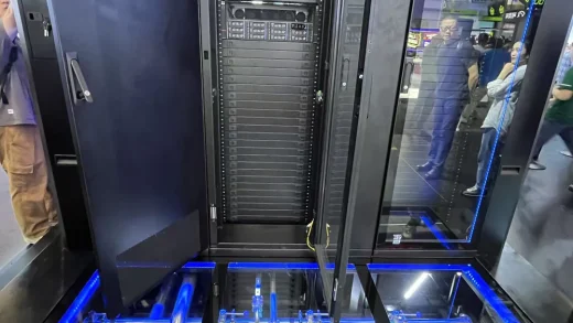 在WAIC上，国产算力不再“斗参数”