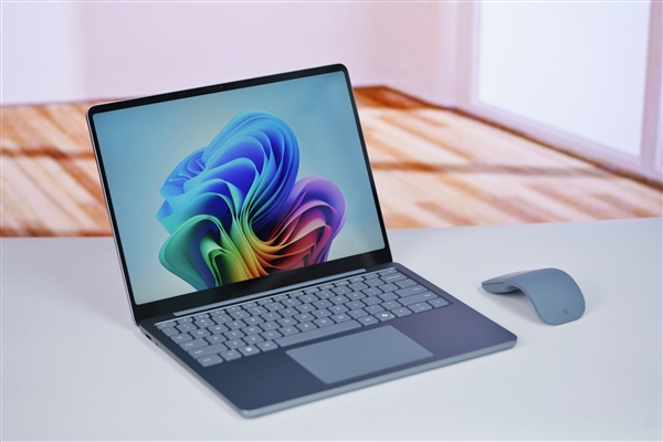 骁龙X Plus处理器加持！微软Surface Laptop 13图赏