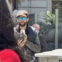 iPhone 17 Pro真机现身街头：外观大曝光