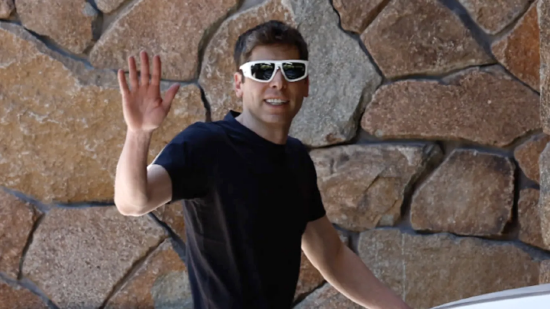 2025 年 7 月 8 日，OpenAI 首席执行官山姆・奥特曼出席在爱达荷州太阳谷的太阳谷度假村举行的艾伦公司年度太阳谷媒体与科技大会。