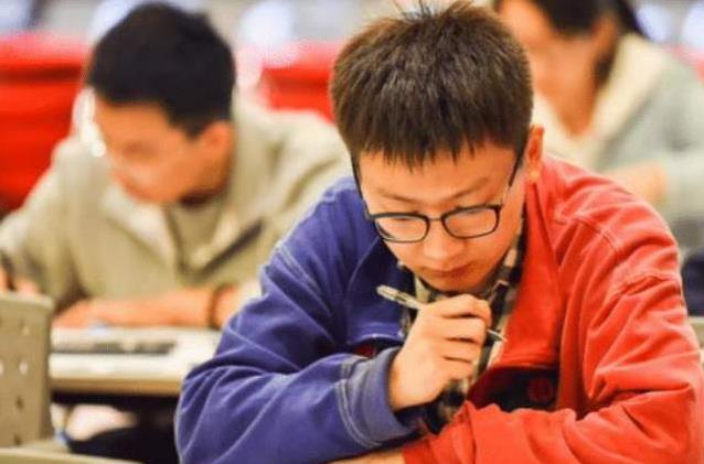 清北不香了？师范、军校、海关逆袭！谁在抛弃985名校光环？