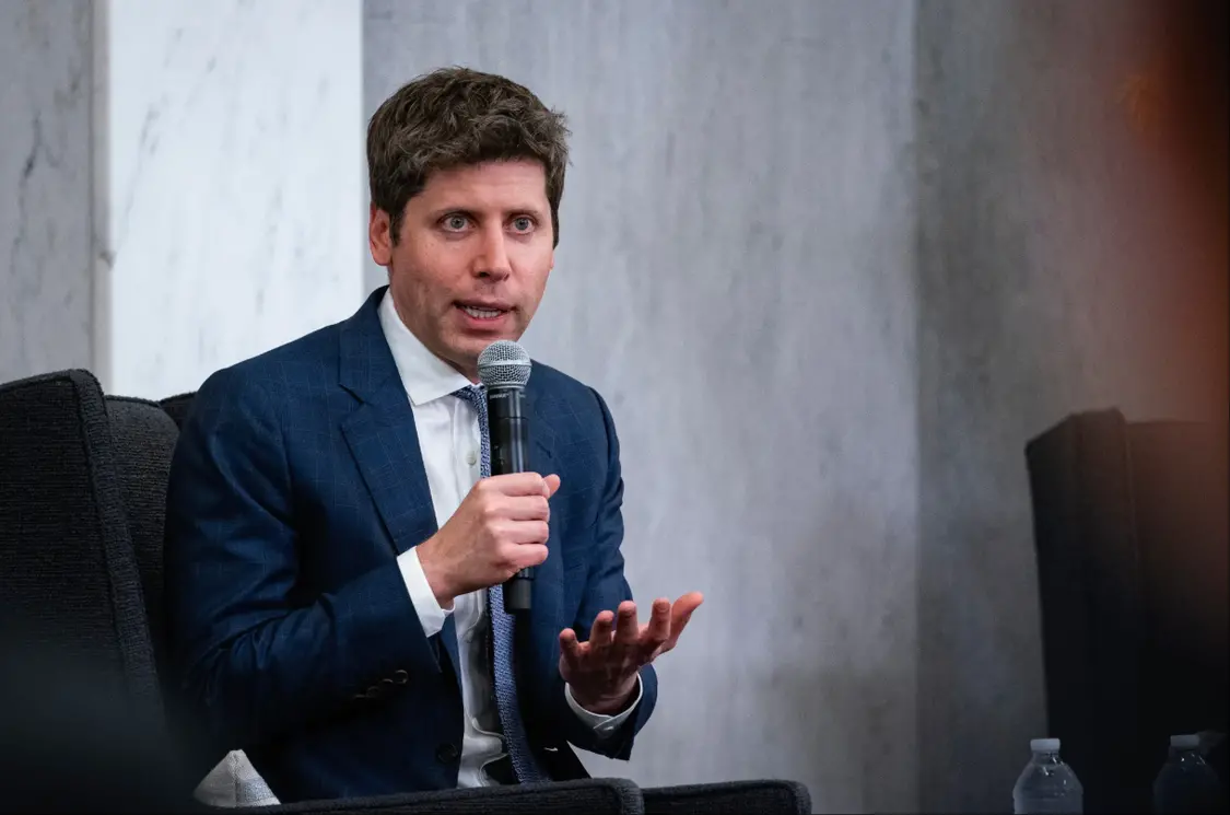 “最强模型”GPT-5发布后评价褒贬不一 奥特曼回应