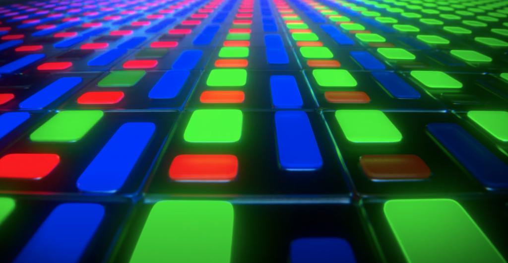 iPhone 可能要用上双层 OLED 了，20 周年能赶上吗？