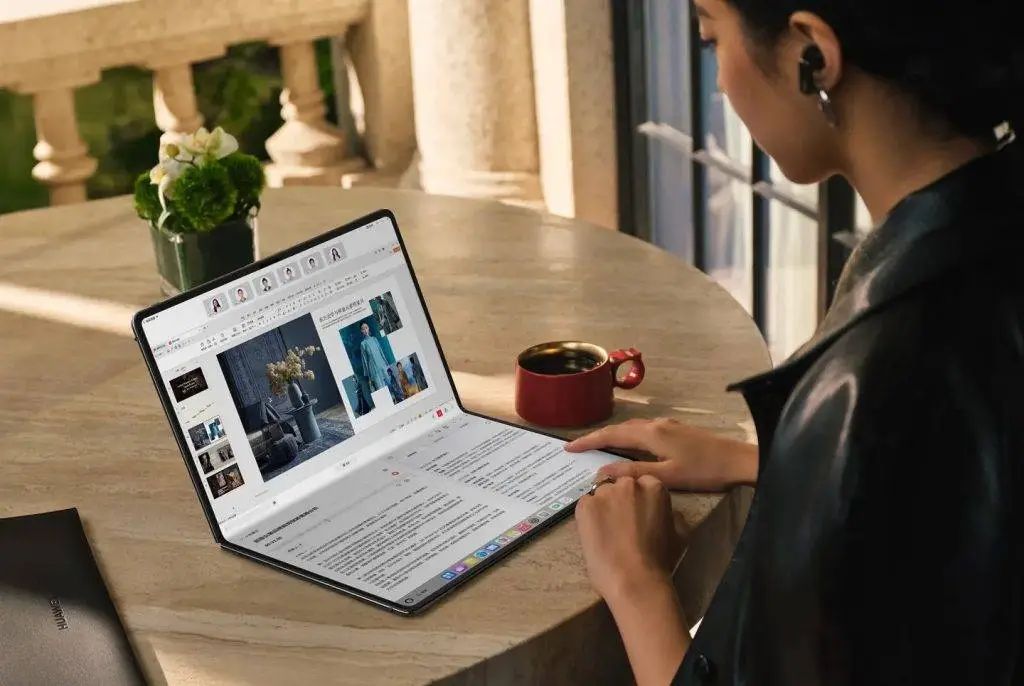 iPhone 可能要用上双层 OLED 了，20 周年能赶上吗？