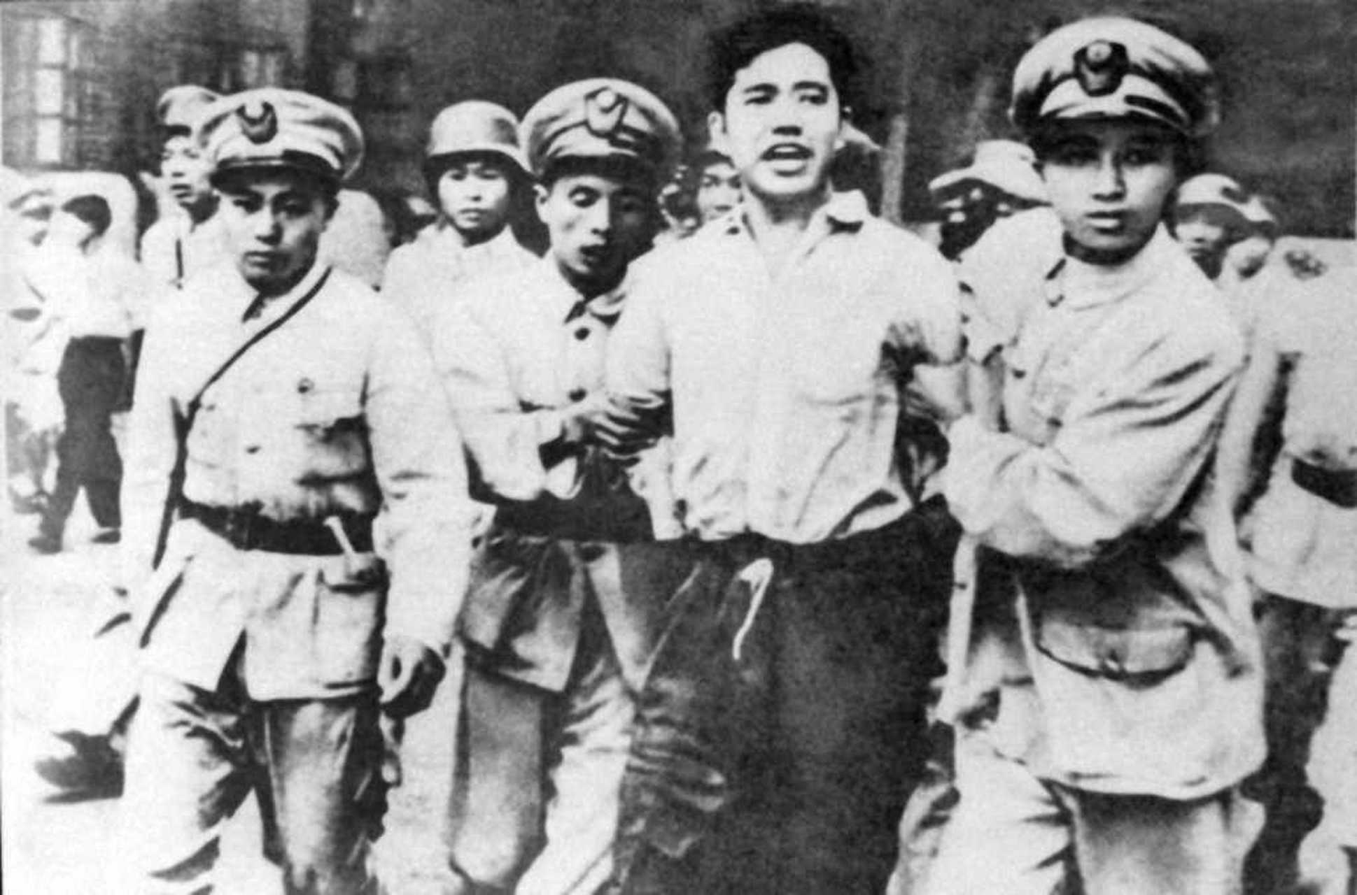 周树人到鲁迅：一个觉醒者的精神蝶变