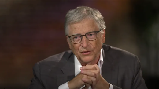 不用iPhone！比尔盖茨亲口证实：近年只用三星折叠屏手机、李在镕赠送