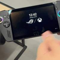 微软首款“Xbox掌机”，终于能玩了？